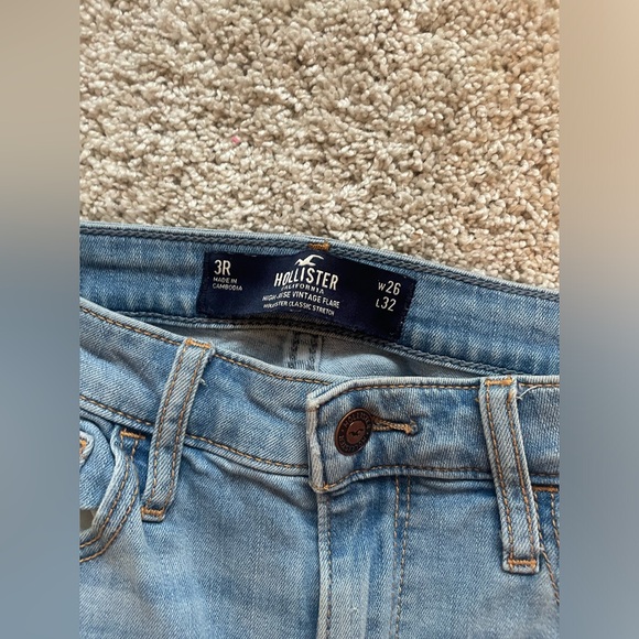 Two pairs of Hollister jeans - Picture 6 of 6
